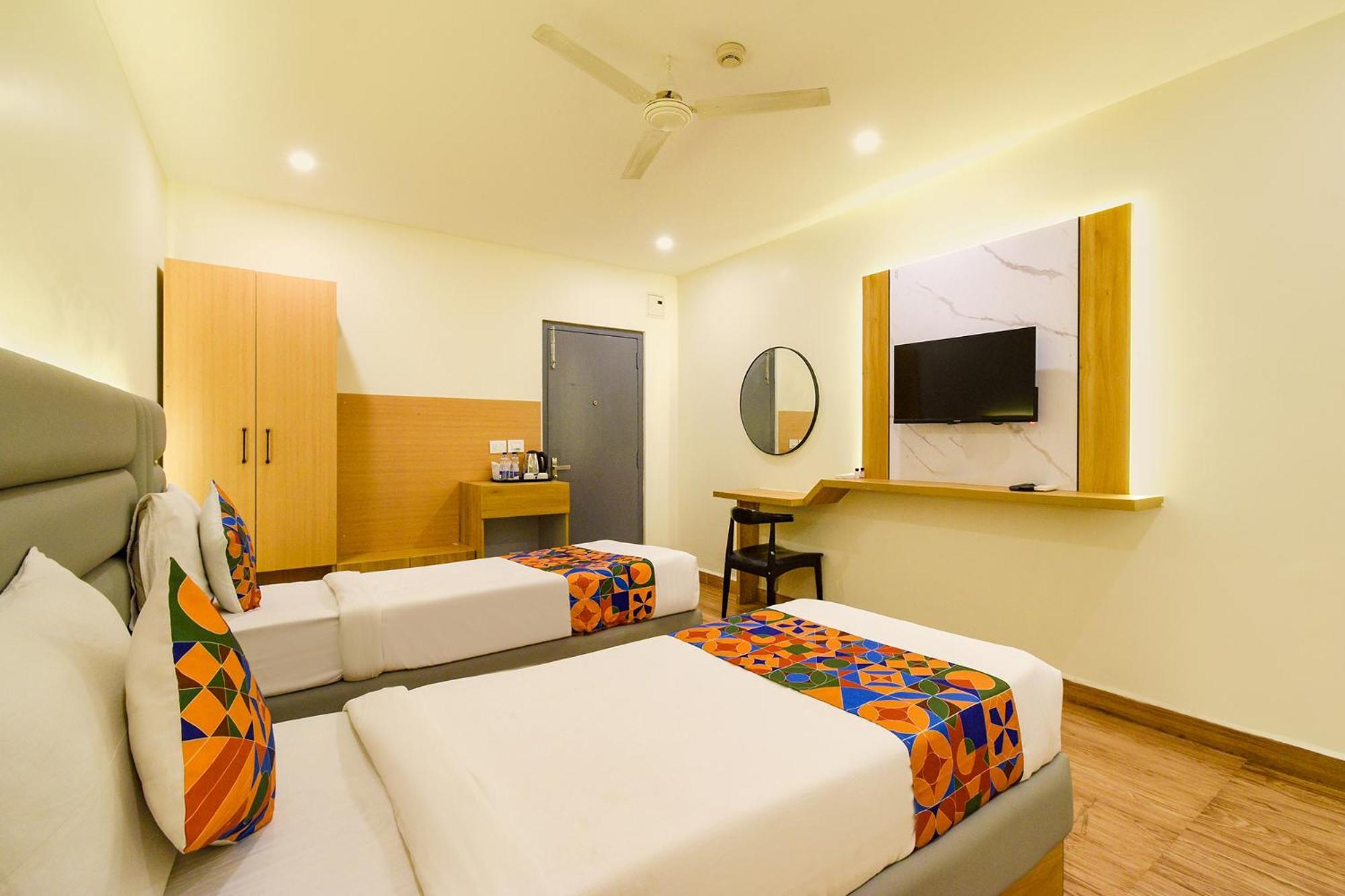 Fabhotel White Ridge - Kondapur Kondapur  Экстерьер фото