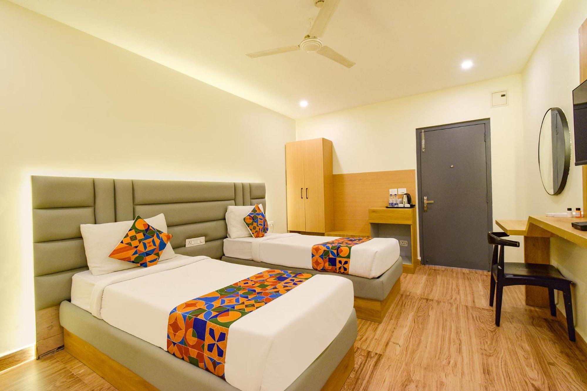 Fabhotel White Ridge - Kondapur Kondapur  Экстерьер фото