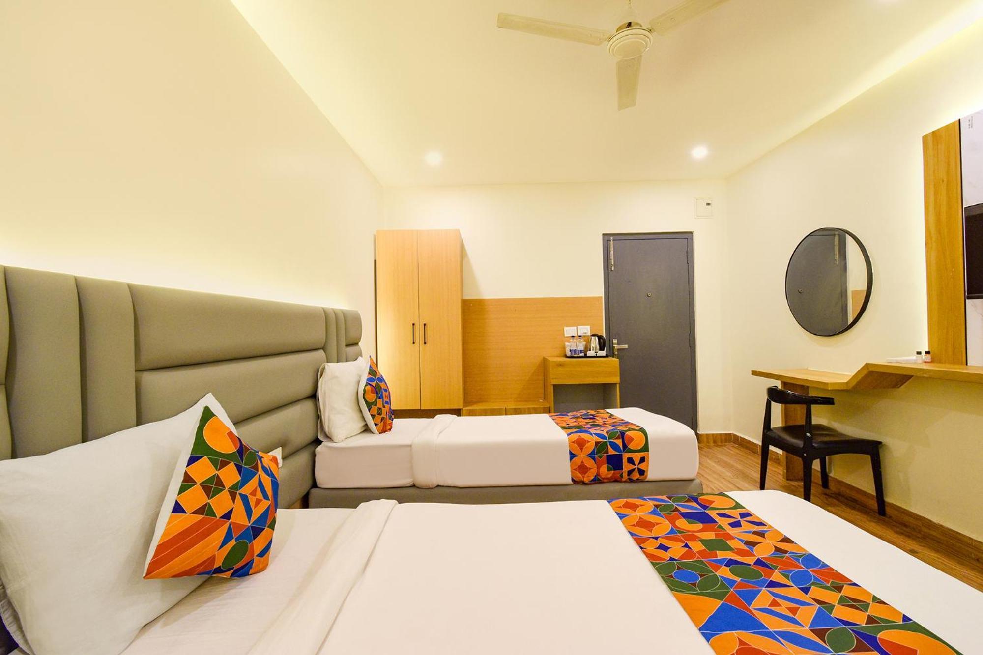 Fabhotel White Ridge - Kondapur Kondapur  Экстерьер фото